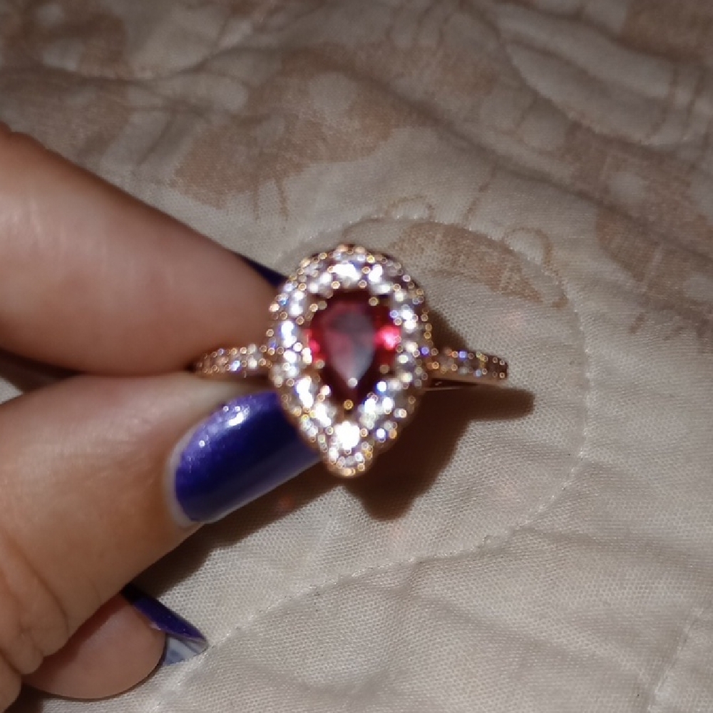 bomb party Gold and Red Gemstone Ring with Halo Design sz 9 .. stunning!!
